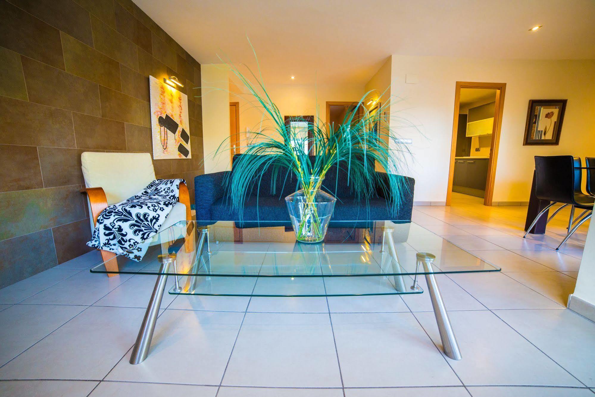 Agi Drugstore Apartments โรเซส ภายนอก รูปภาพ